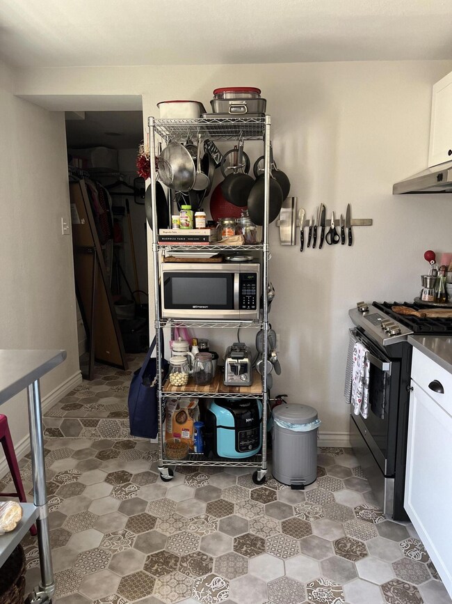 2501 Louisville Ave unit Rear, El Paso, TX 79930 - photo 2