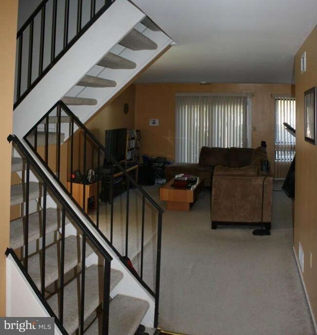7504 Clemson Ct unit 94, Manassas, VA 20109 - photo 2