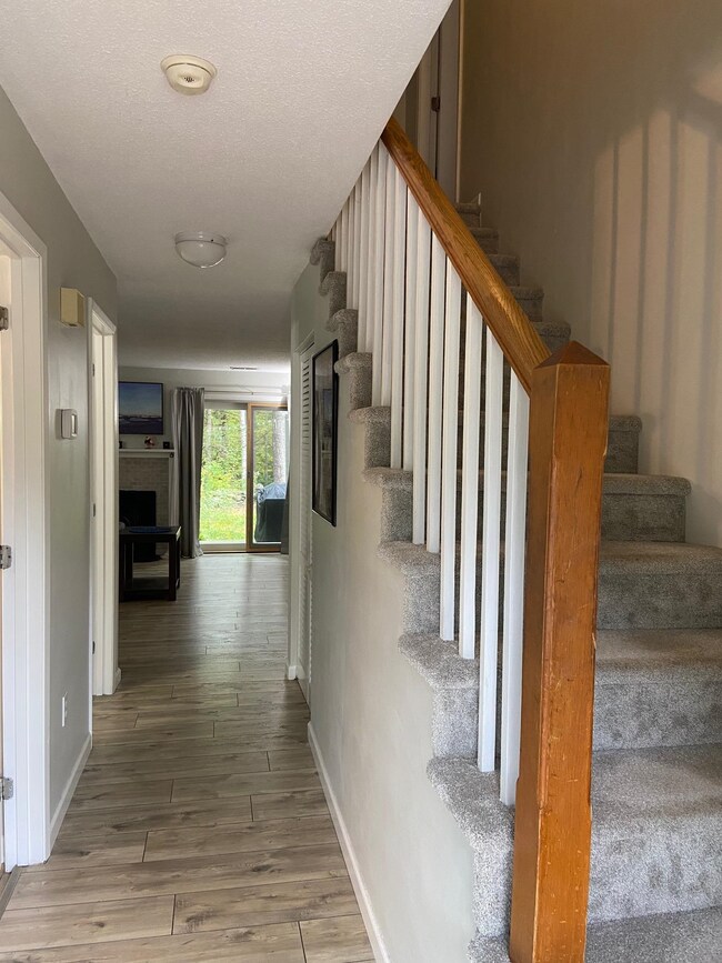 111 Coburn Ave unit 110, Nashua, NH 03063 - photo 5