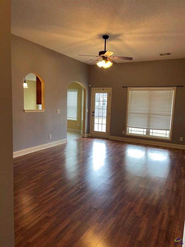 419 Tug Ct, Warner Robins, GA 31088 - photo 2