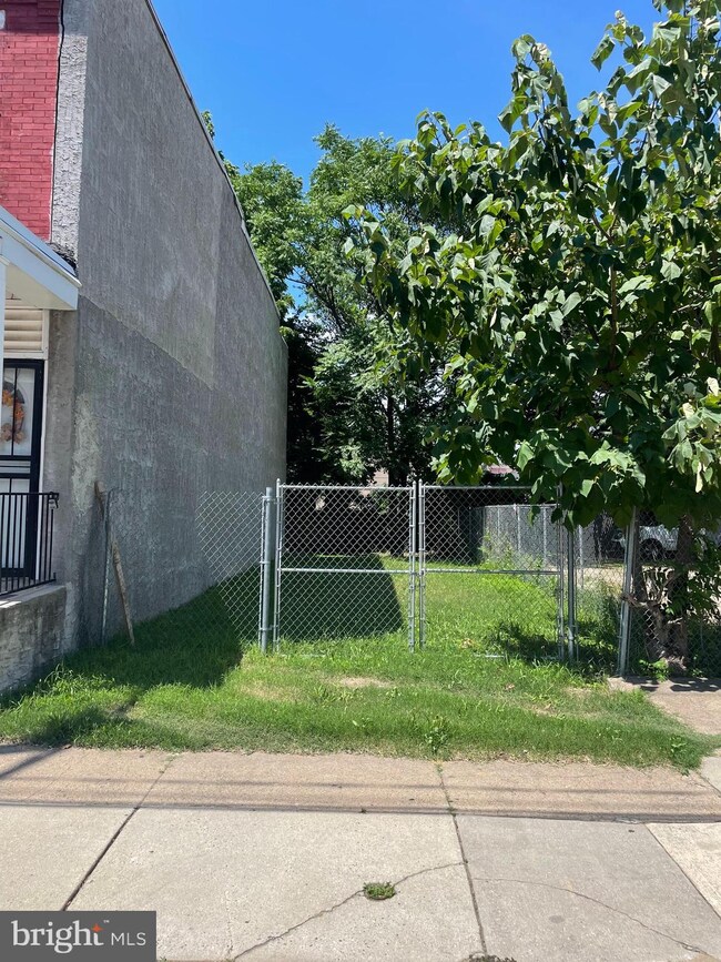 411 Chestnut St, Camden, NJ 08103 - photo 4