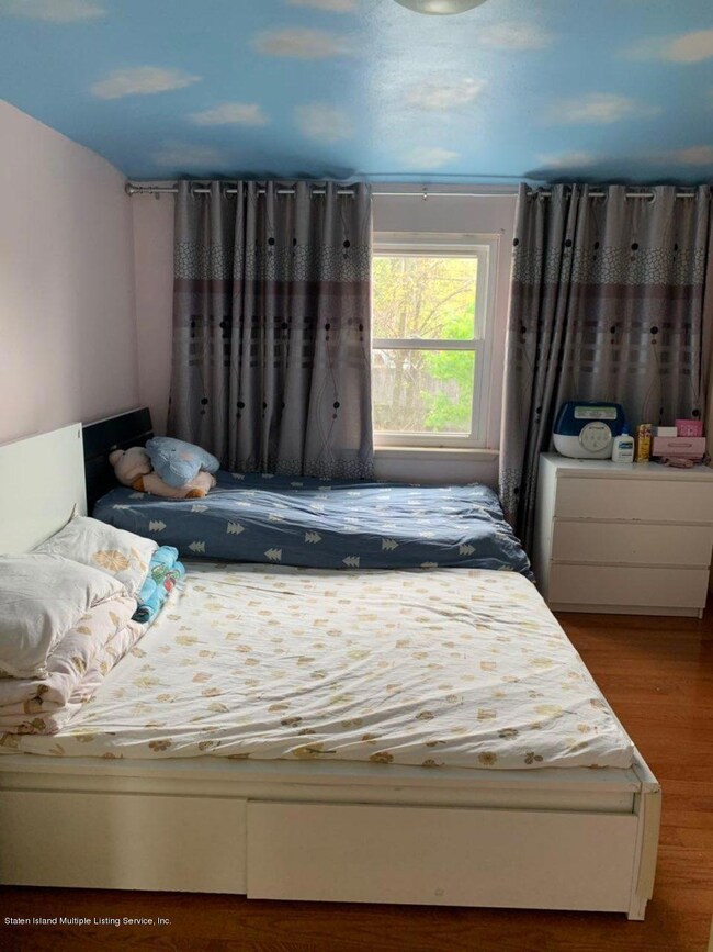 96 N Railroad Ave, Staten Island, NY 10304 - photo 4