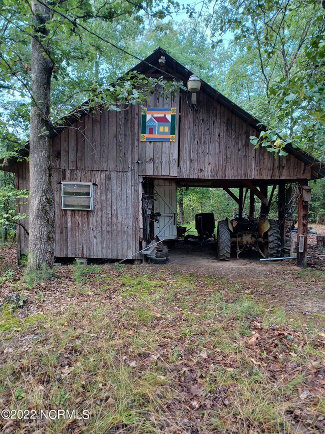 395 Horse Barn