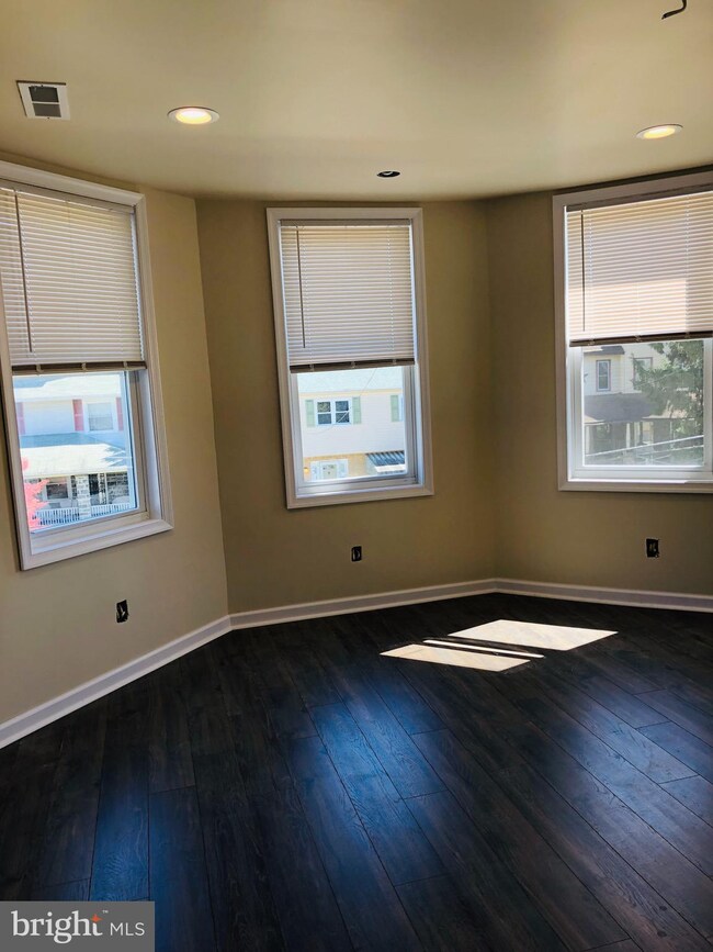 212 W Ridley Ave unit 2ND FLOOR - 2BR, Norwood, PA 19074 - photo 3