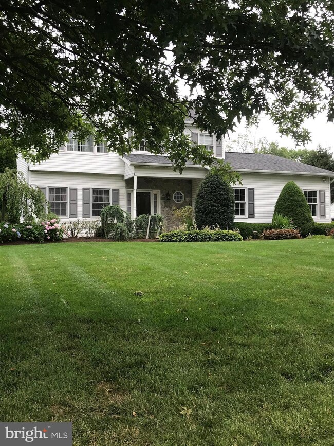 115 Fairfield Dr, Barto, PA 19504 - photo 2