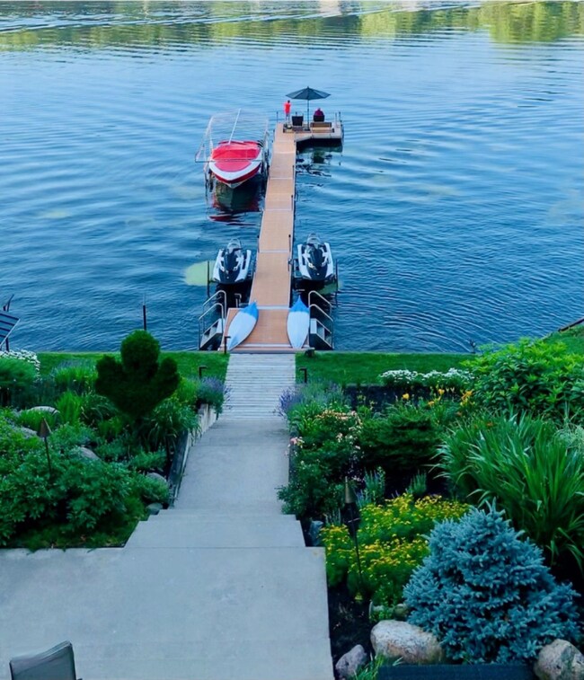 Dock_Gardens_BackYard