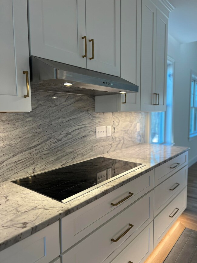 190 Sage Ln unit 24, Greenland, NH 03840 - photo 5