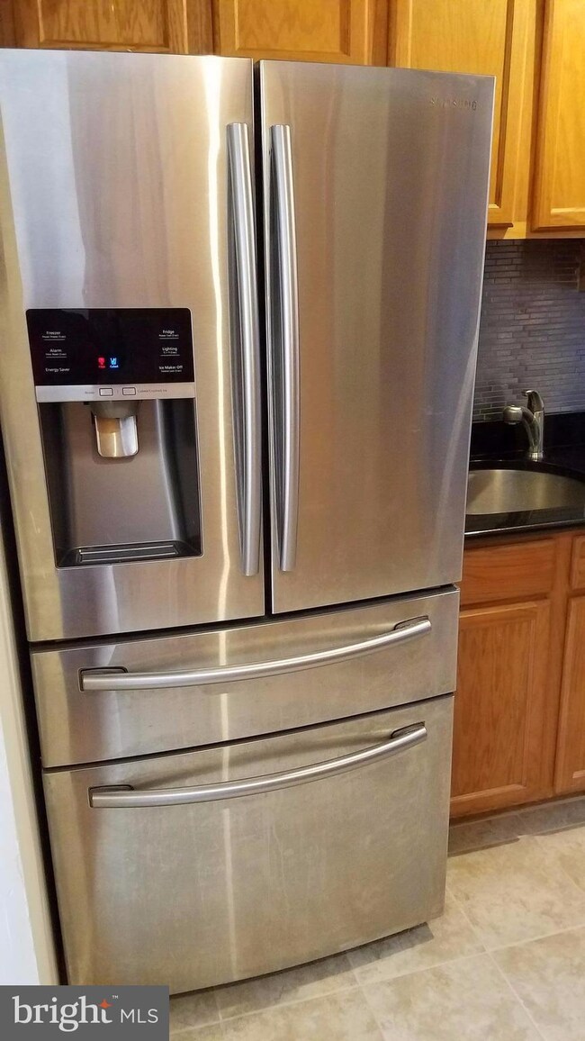 911 Clovis Ave, Capitol Heights, MD 20743 - photo 5