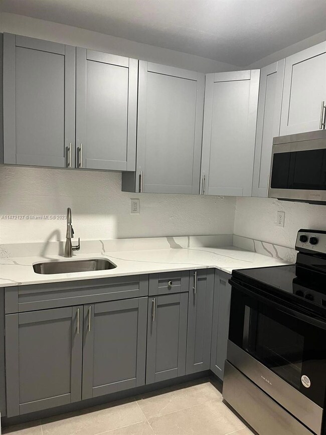 4210 SW 25th St unit 3, West Park, FL 33023 - photo 2