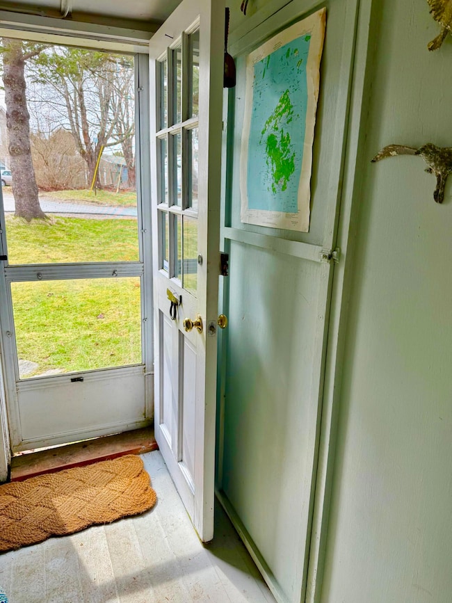 7 Mountain St, Vinalhaven, ME 04863 - photo 3