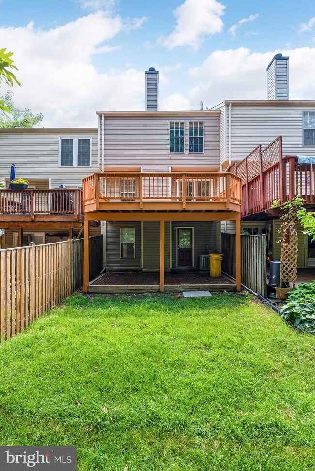 718 Pine Drift Dr, Odenton, MD 21113 - photo 4