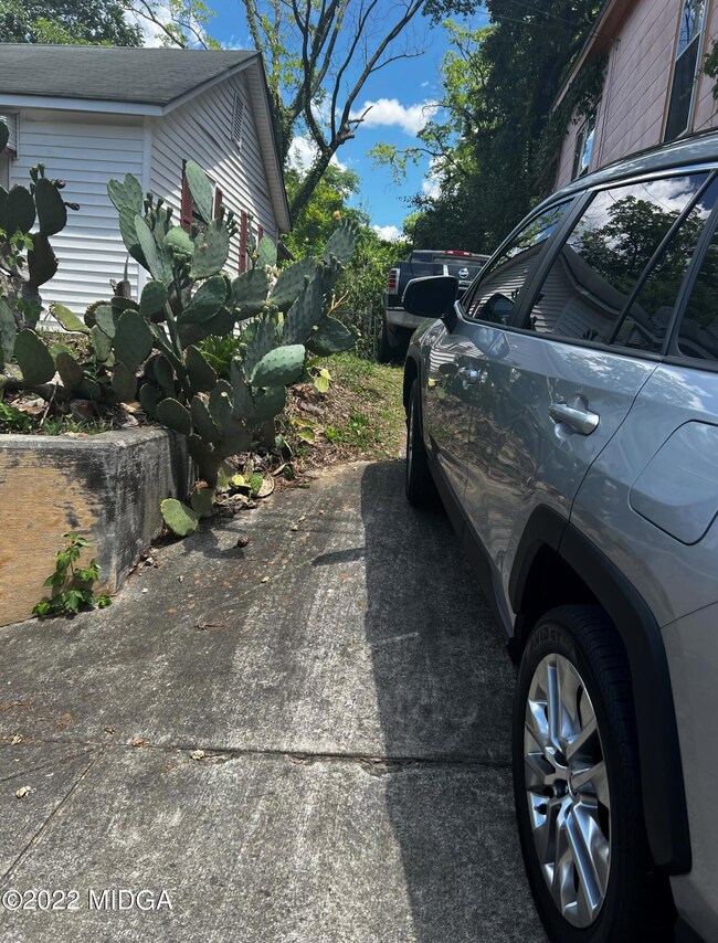 Side driveway