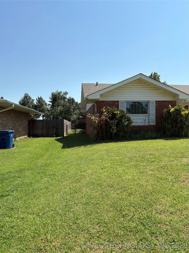 1017 E 11th St, Cushing, OK 74023 - photo 5