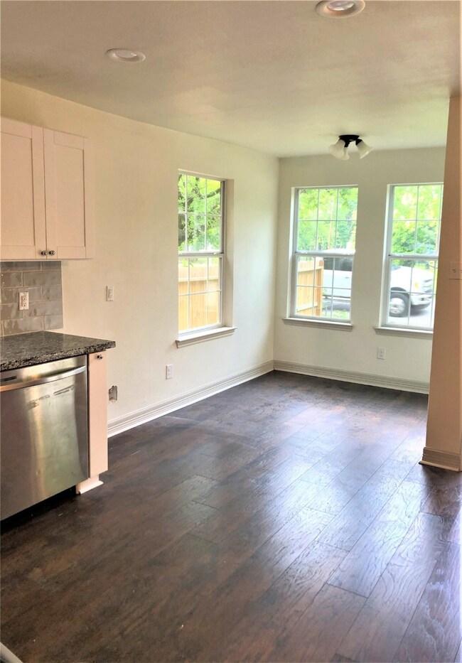 1423 Dewalt St, Houston, TX 77088 - photo 7