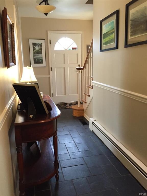 35 Applewood Dr, Easton, PA 18045 - photo 3