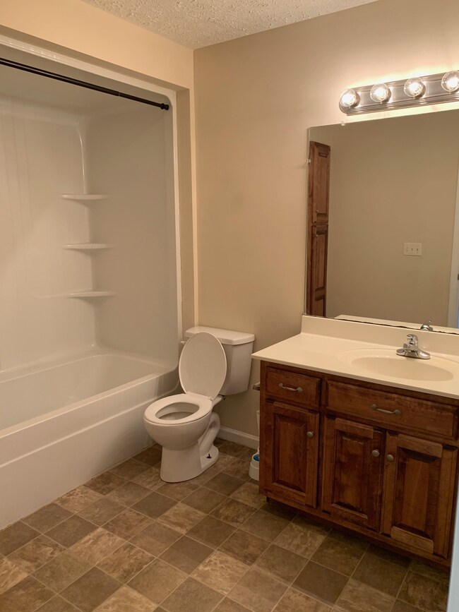 385 Forrestwood Dr, Manchester, TN 37355 - photo 5