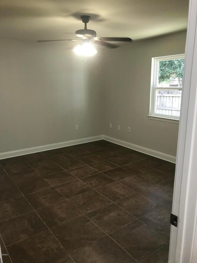 622 W Old Pass Rd, Long Beach, MS 39560 - photo 7