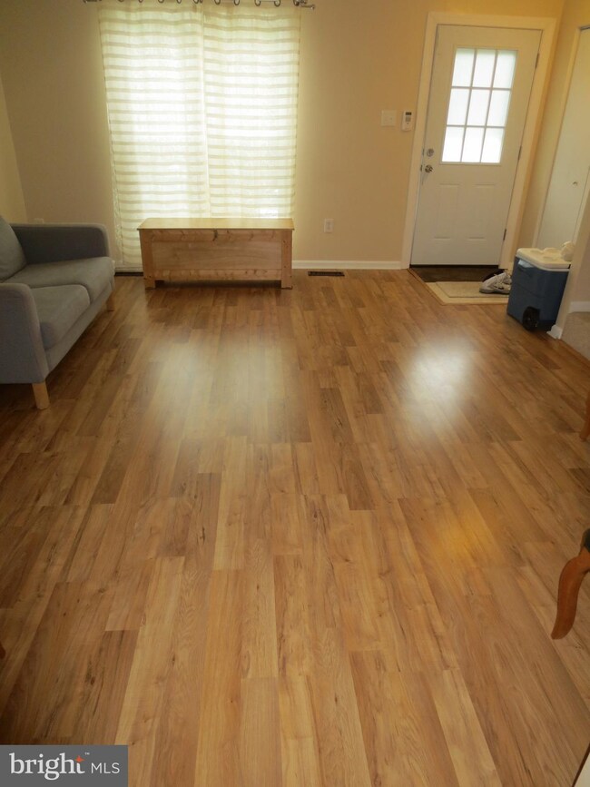 14902 Dunvegan Ct, Silver Spring, MD 20906 - photo 6