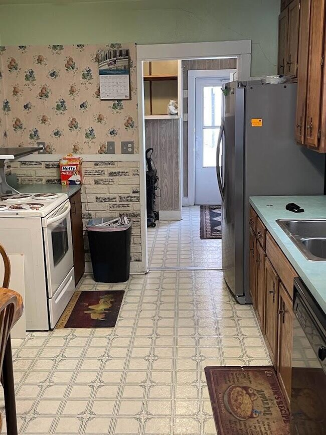 2327 Orchard Ave, Klamath Falls, OR 97601 - photo 7