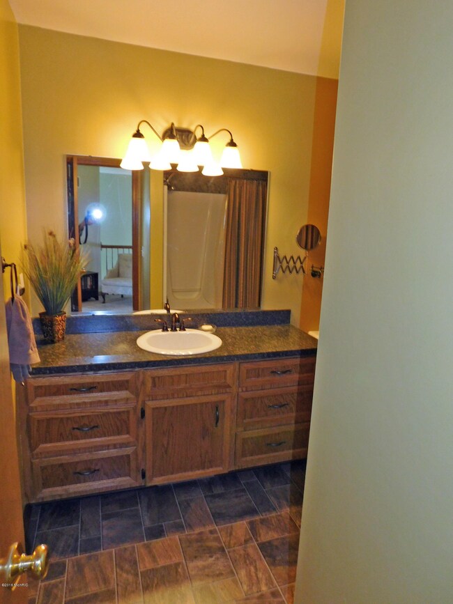 2619E E Highland View Cir SE unit 6, Grand Rapids, MI 49506 - photo 7