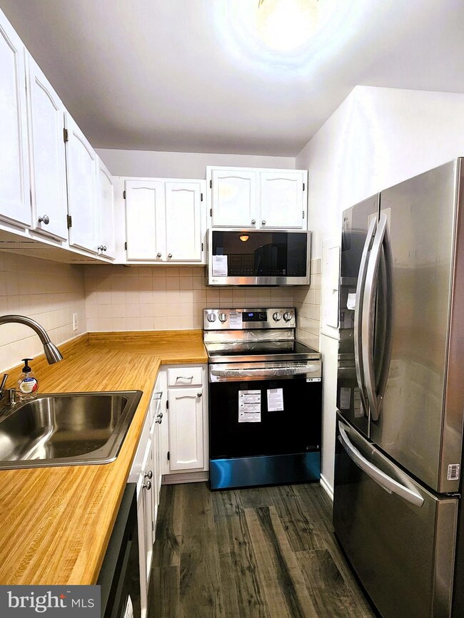 18202 Chalet Dr unit 3, Germantown, MD 20874 - photo 7