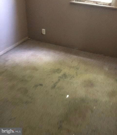 802 Seckel Ct, Halethorpe, MD 21227 - photo 3