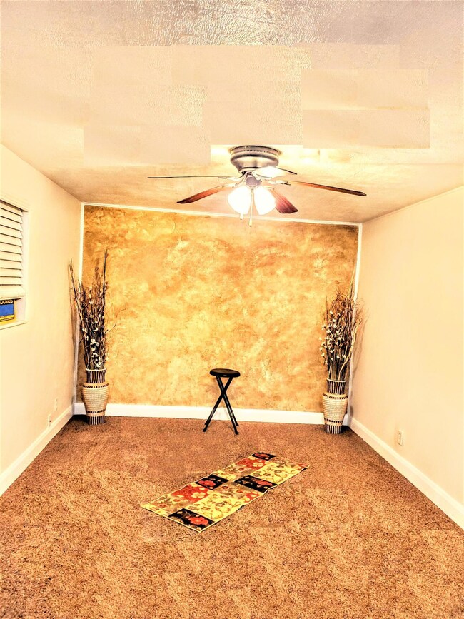 Living Room (2)