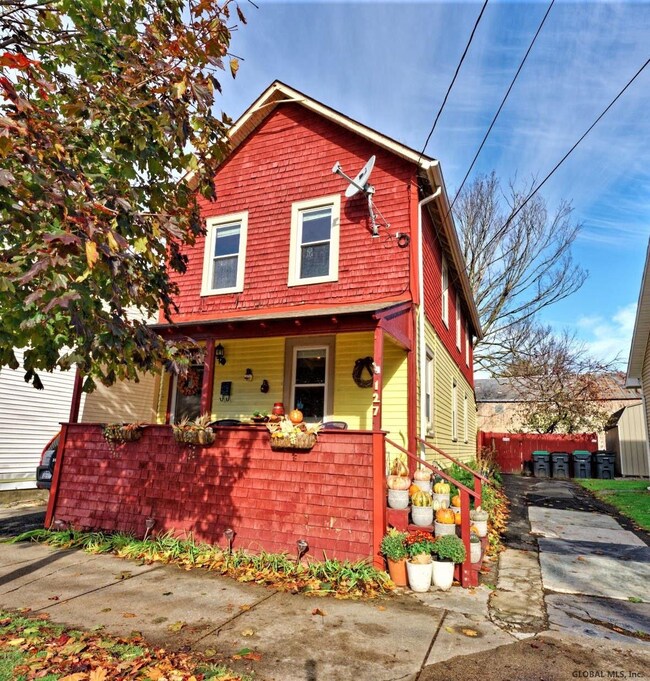 127 Division St, Saratoga Springs, NY 12866 - photo 2