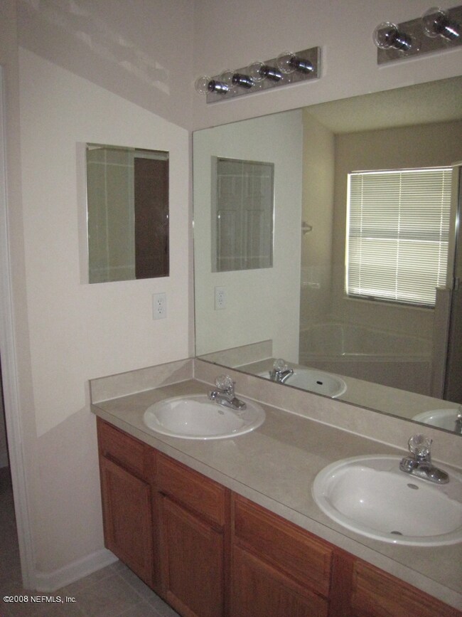 10398 Centerwood Ct, Jacksonville, FL 32218 - photo 7