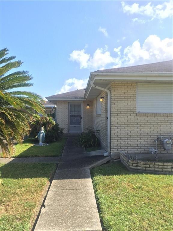 Entrance to Front Door, Left Side
