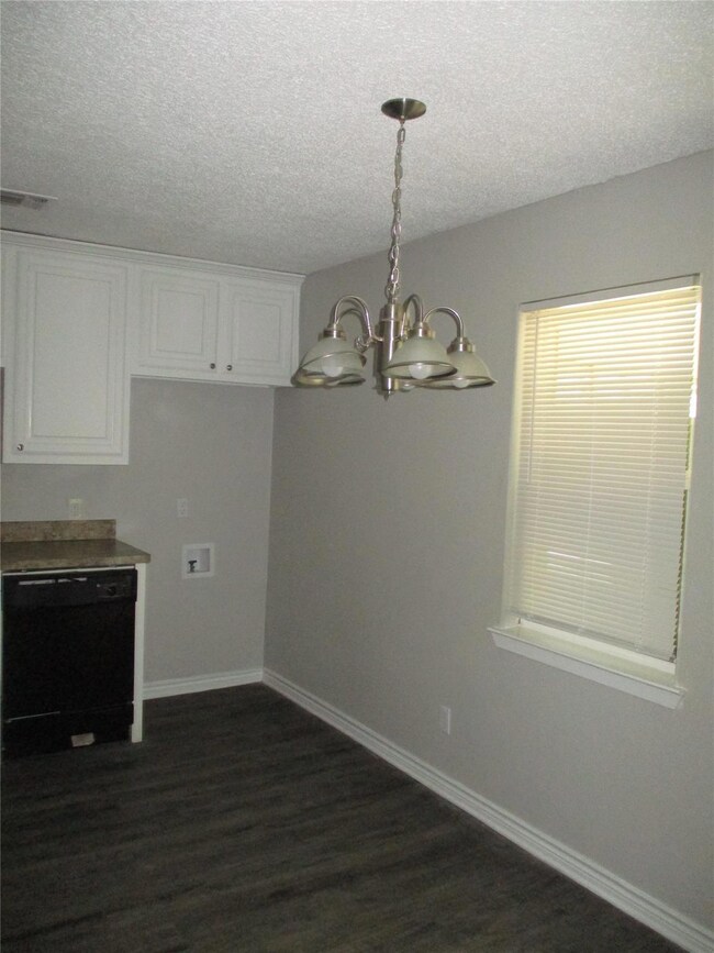 1107 Dora St, Bedford, TX 76022 - photo 5