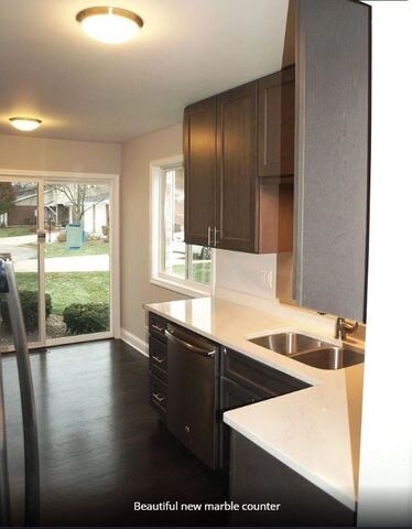 1005 Heathrow Ct, Wheaton, IL 60189 - photo 5