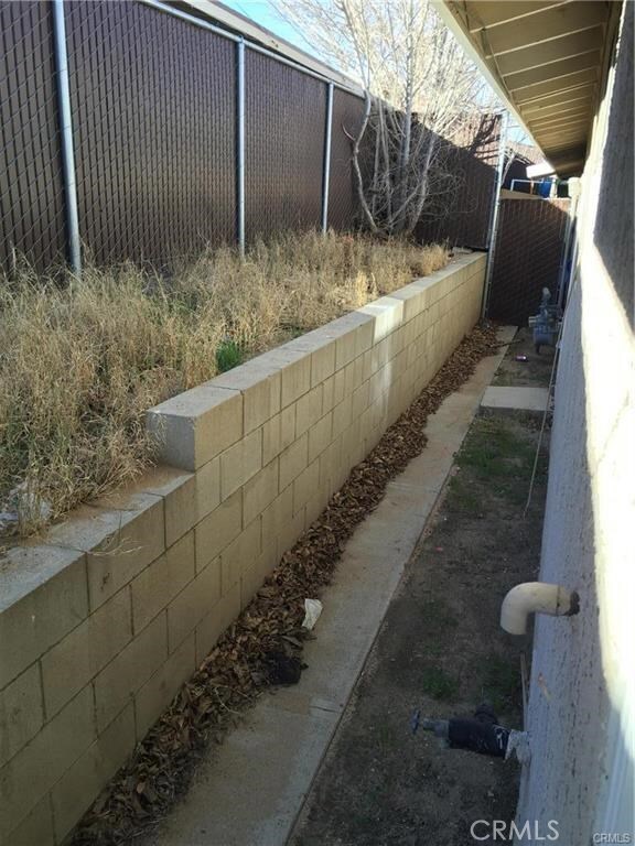 16272 Hughes Rd, Victorville, CA 92395 - photo 6