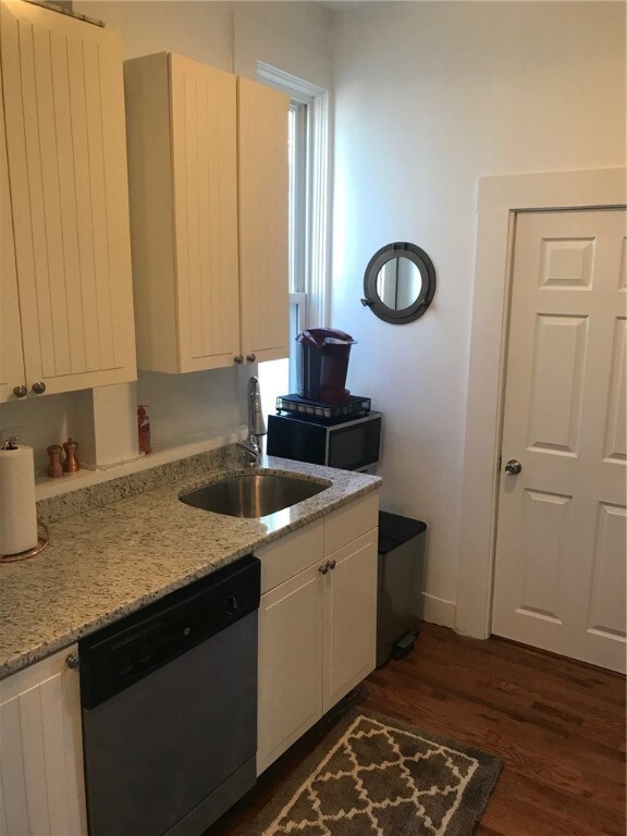 46 Lee Ave unit 1, Newport, RI 02840 - photo 7