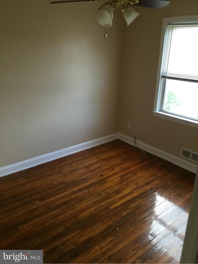 4118 Balfern Ave, Baltimore, MD 21213 - photo 7