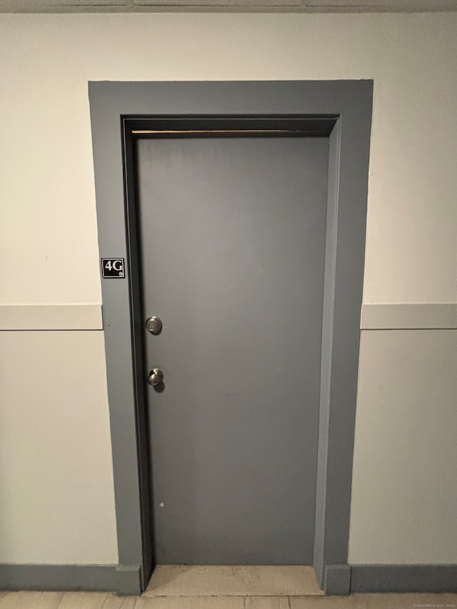 225 Golden Hill St unit 4G, Bridgeport, CT 06604 - photo 5