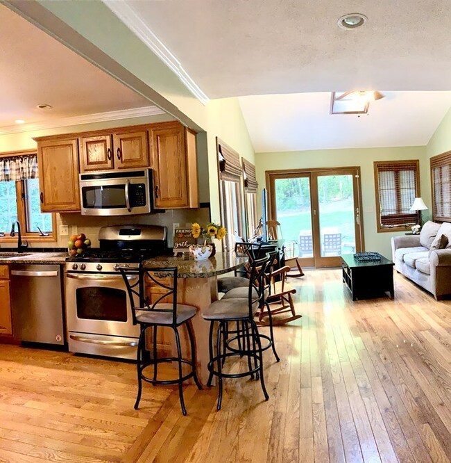 21 Valley View Dr, Ludlow, MA 01056 - photo 6