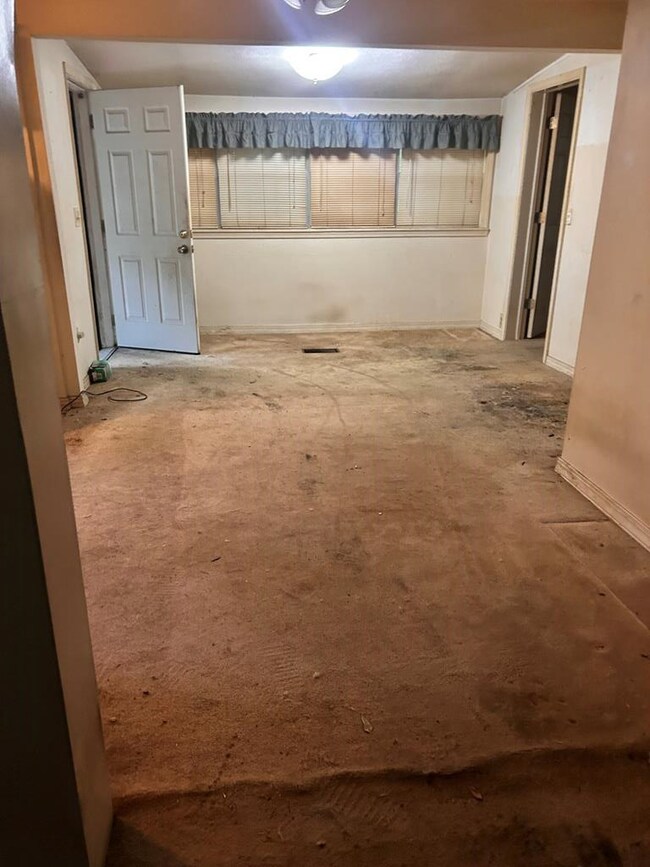 923 Bendat St, McComb, MS 39648 - photo 5