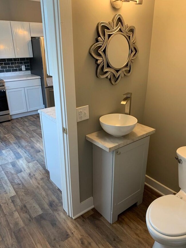 1/2 bath off