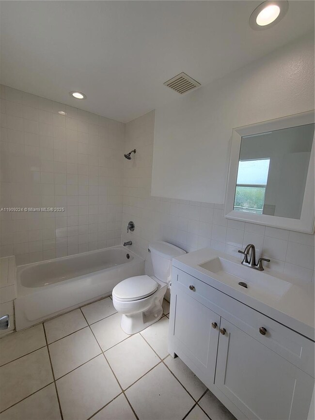 35 SW 7th St unit 2, Hallandale Beach, FL 33009 - photo 7