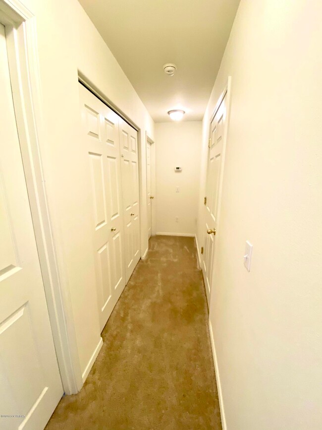 2263 - Hallway Down