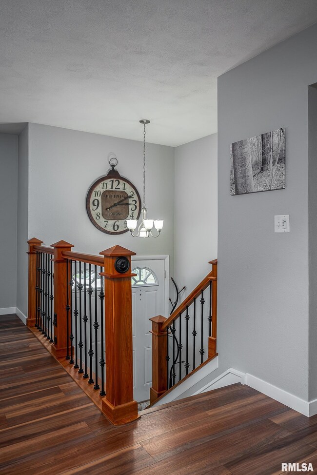 4440 Canterbury Ln, Davenport, IA 52806 - photo 3