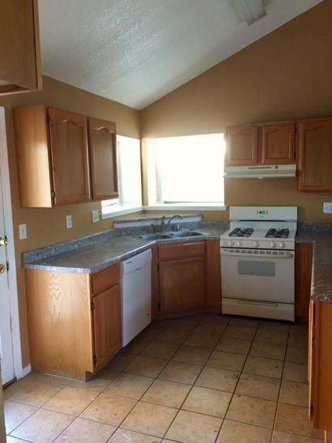 14488 Bryce Dr, Horizon City, TX 79928 - photo 7