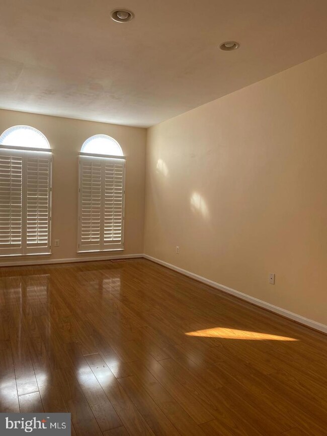 10161 Pale Rose Loop, Bristow, VA 20136 - photo 3