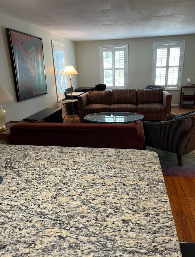 16 Hall Place unit 4, Exeter, NH 03833 - photo 6