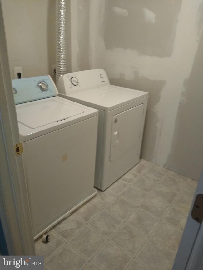 5608 Fishermens Ct, Clinton, MD 20735 - photo 3