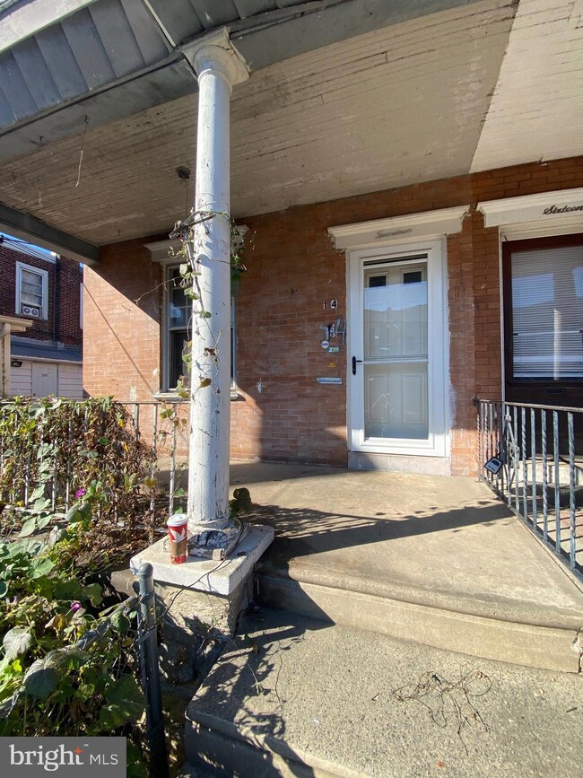 14 College Ave, Upper Darby, PA 19082 - photo 2