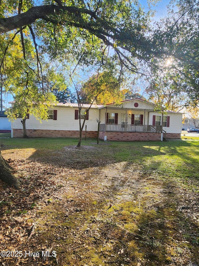 723 W Broad St, Beulaville, NC 28518 - photo 5