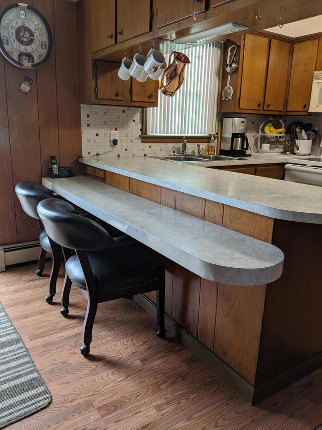 scribner breakfast bar