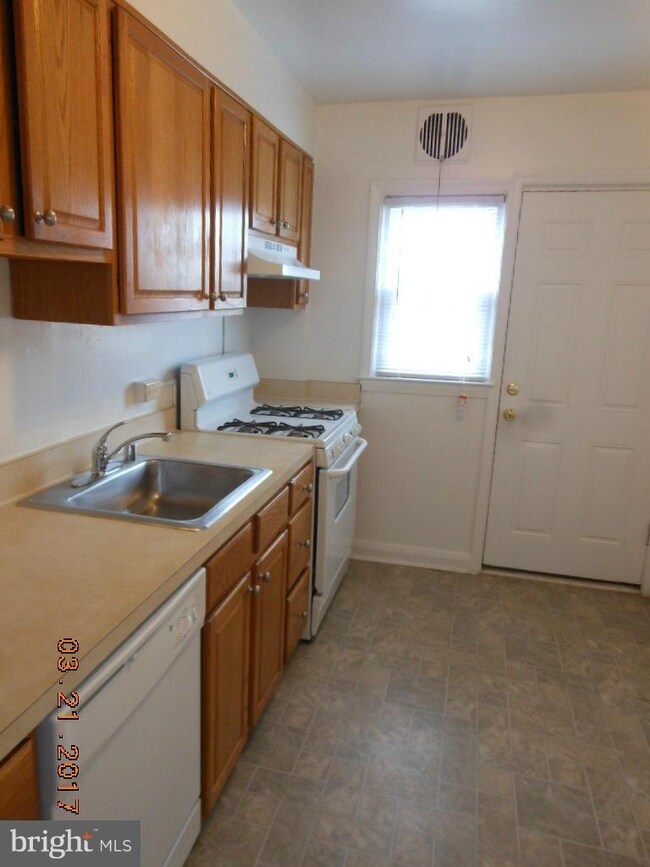 1905 Wadsworth Way, Baltimore, MD 21239 - photo 6